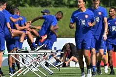 开云体育app-柏林联队球员备战应对挑战，齐心协力()