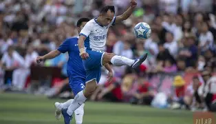 巴西篮球联赛再掀热潮，球员们为荣誉拼搏()  第2张